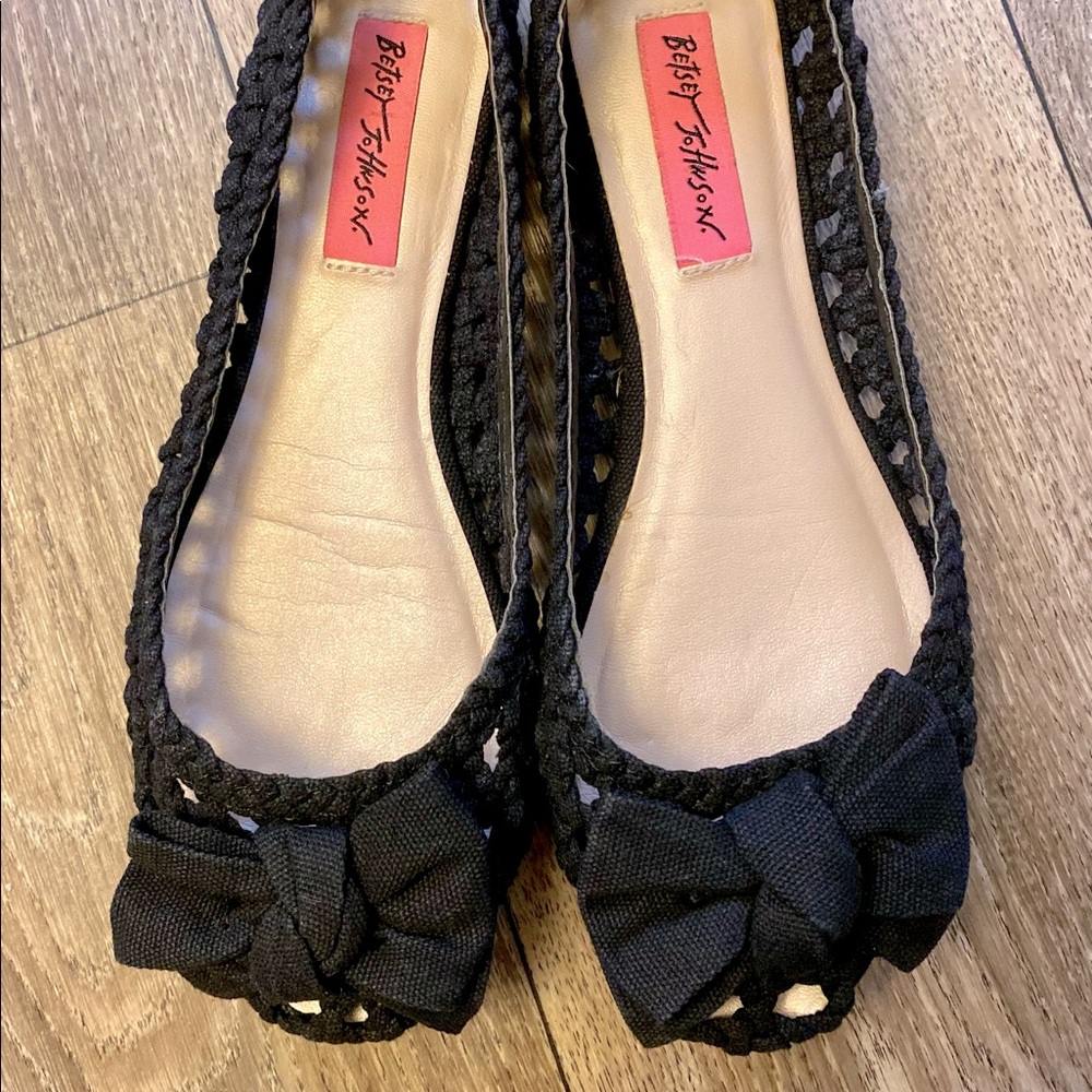 Betsey Johnson Flats Black